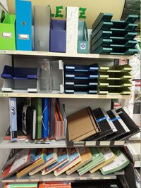 Schreibtisch aufräume, Ablagefächer und Boxen&hellip;